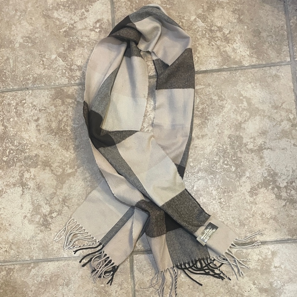 Charming Charlie Beige and Black Men's Scarf